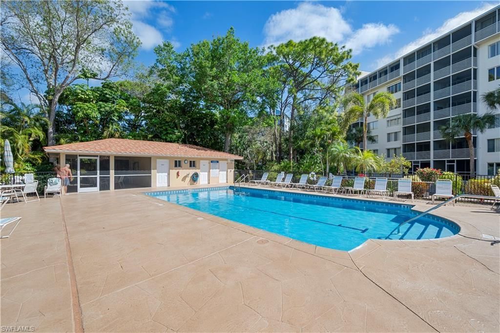 15161 Cedarwood Ln, Unit 1105, Naples, FL 34110 Photo
