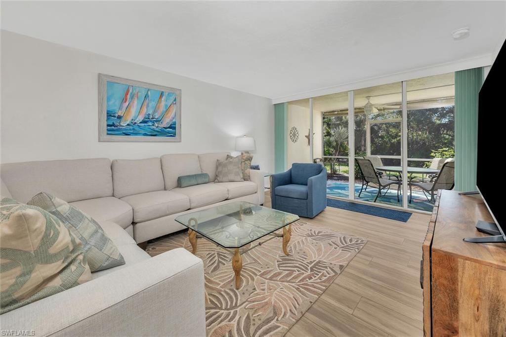 15161 Cedarwood Ln, Unit 1105, Naples, FL 34110 Photo