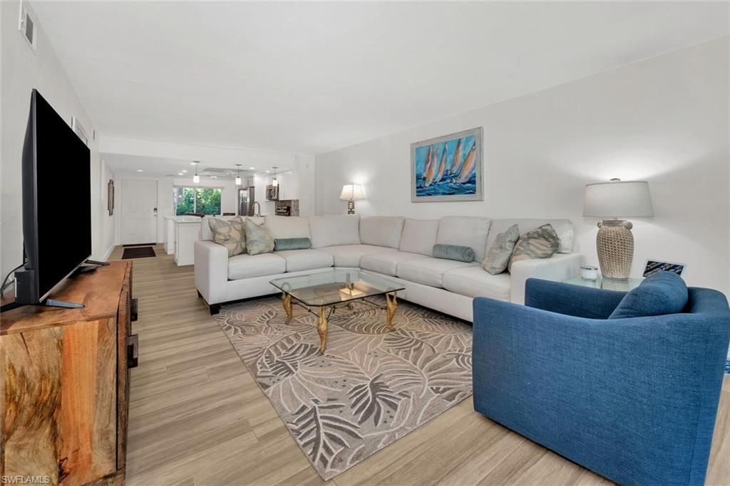 15161 Cedarwood Ln, Unit 1105, Naples, FL 34110 Photo