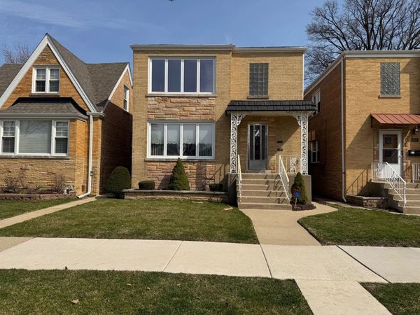 5805 N Merrimac Avenue , Chicago, IL 60646