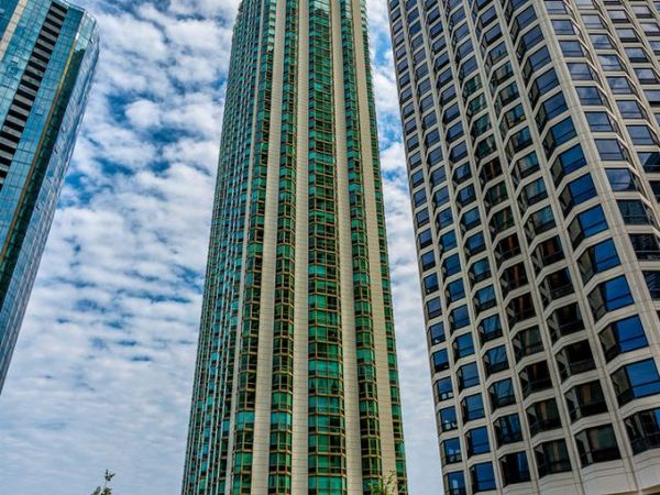 195 N HARBOR Drive, Unit 401, Chicago, IL 60601