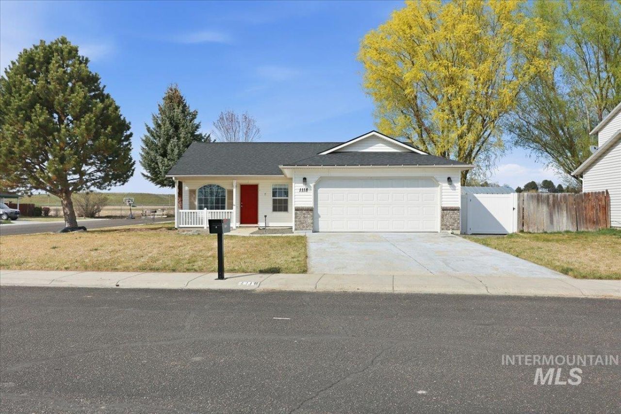 1118 Triumph Dr, Middleton, ID 83644 Main Photo