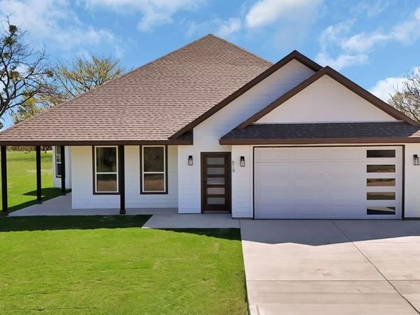 619 Lanai Circle, Runaway Bay, TX 76426