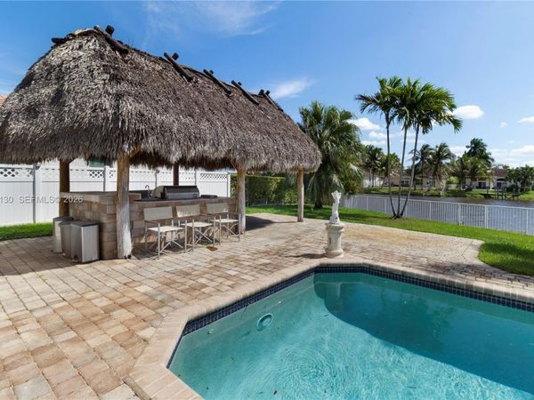 2327 NW 187th Ave , Pembroke Pines, FL 33029