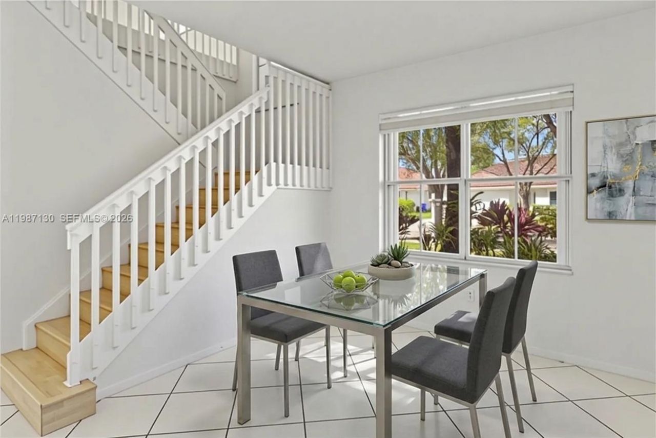 2327 NW 187th Ave , Pembroke Pines, FL 33029 Photo