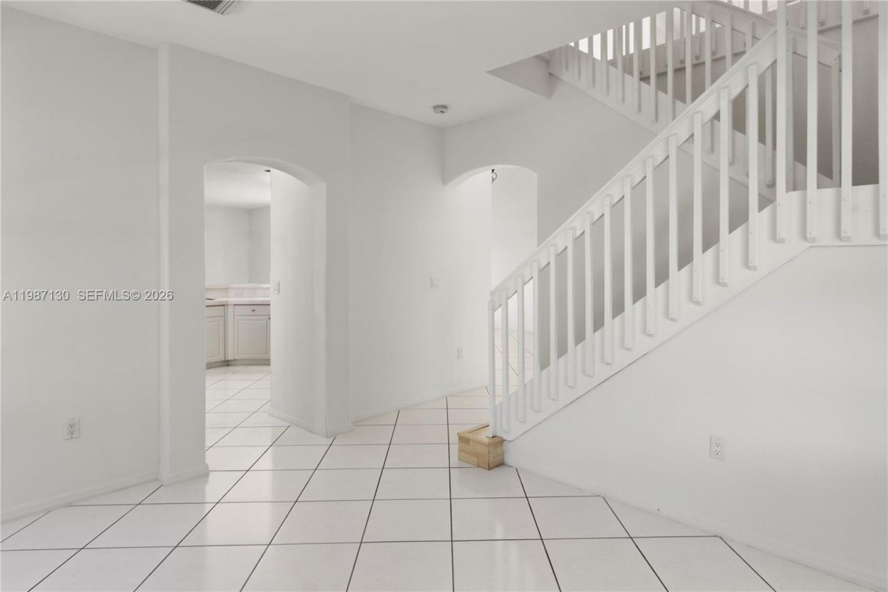 2327 NW 187th Ave , Pembroke Pines, FL 33029 Photo