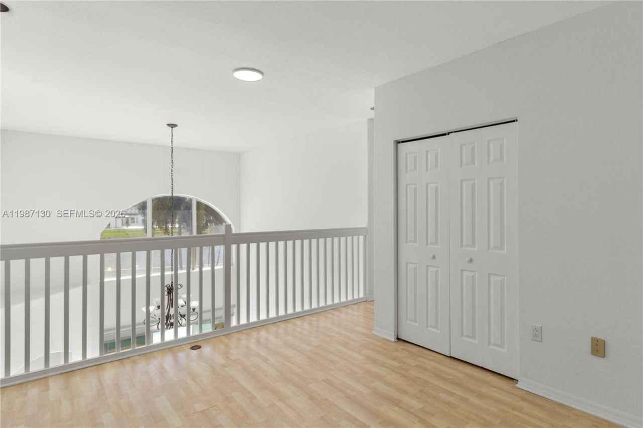 2327 NW 187th Ave , Pembroke Pines, FL 33029 Photo