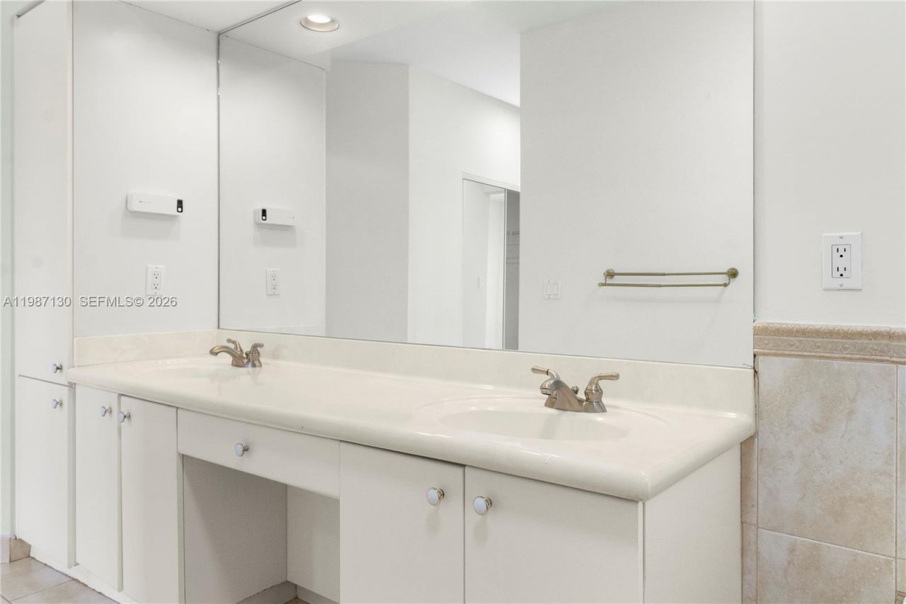 2327 NW 187th Ave , Pembroke Pines, FL 33029 Photo