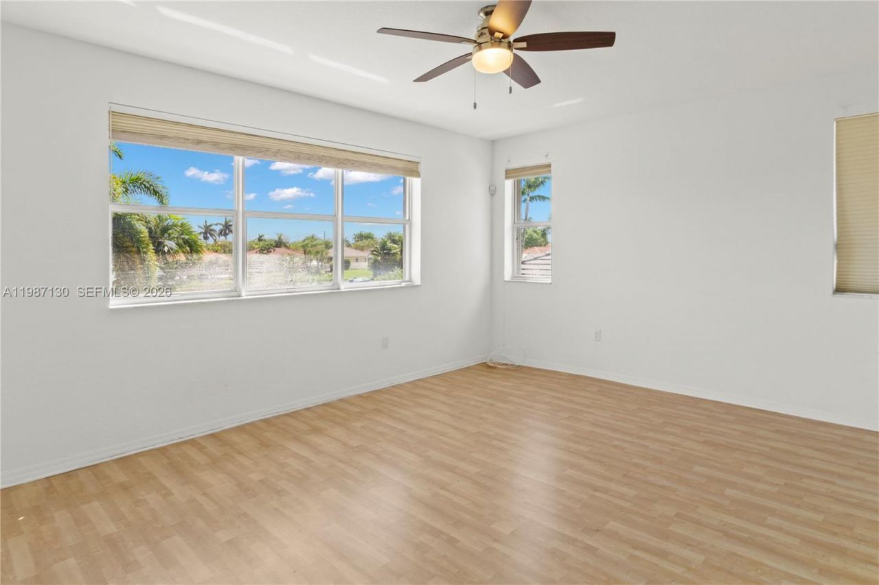 2327 NW 187th Ave , Pembroke Pines, FL 33029 Photo