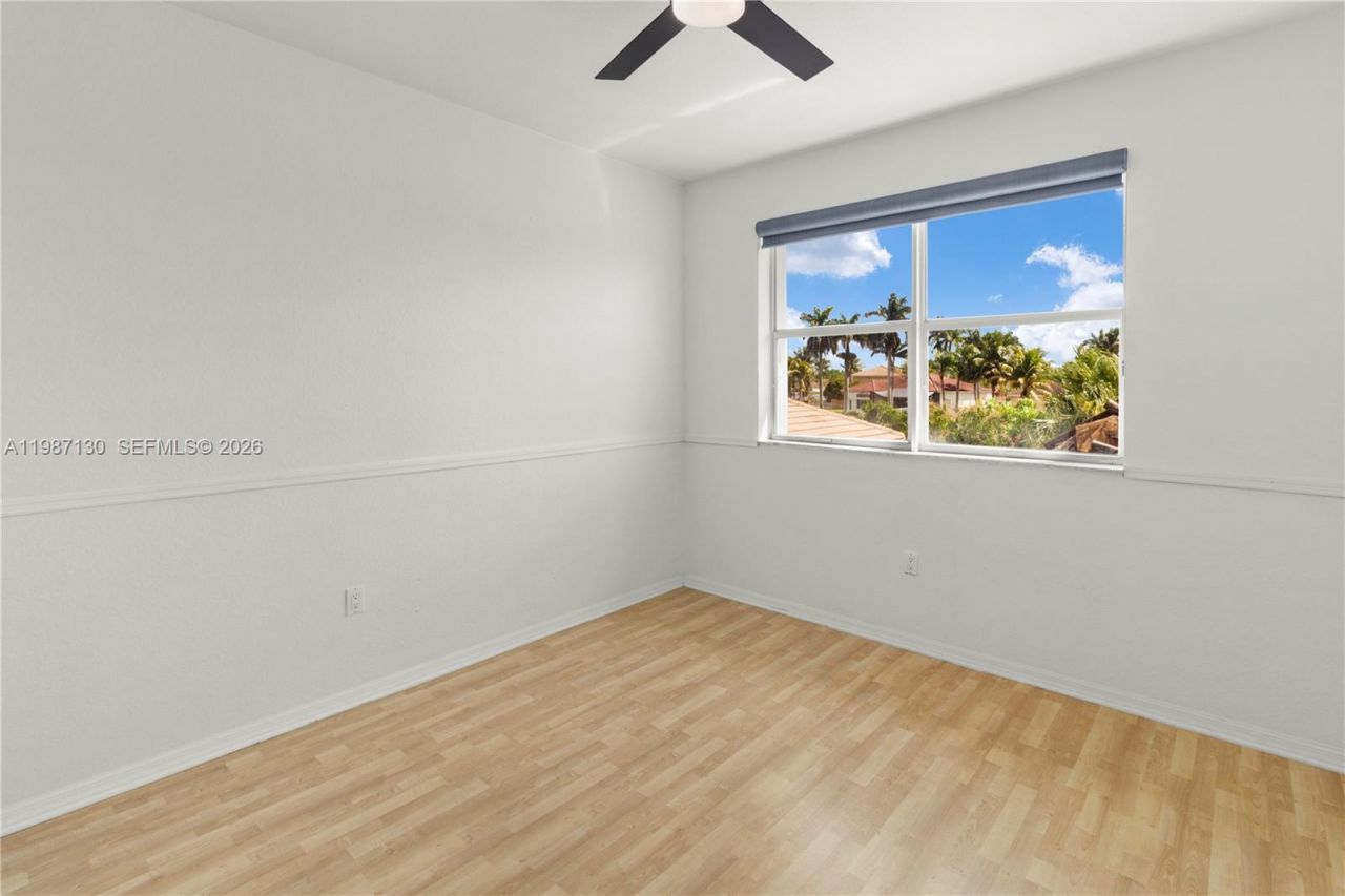 2327 NW 187th Ave , Pembroke Pines, FL 33029 Photo