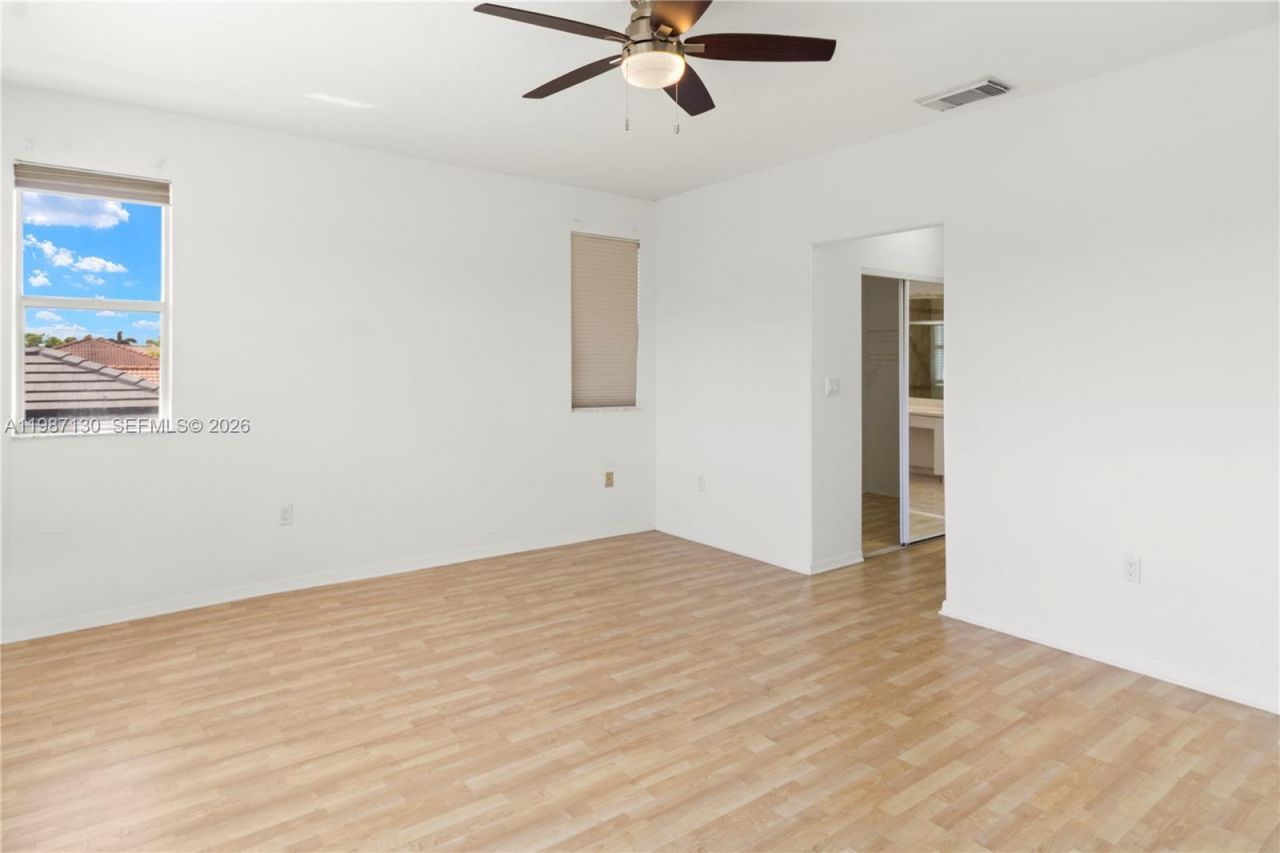 2327 NW 187th Ave , Pembroke Pines, FL 33029 Photo