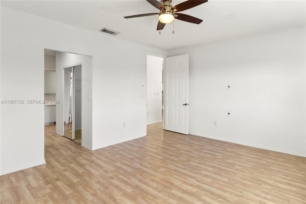 2327 NW 187th Ave , Pembroke Pines, FL 33029 Photo