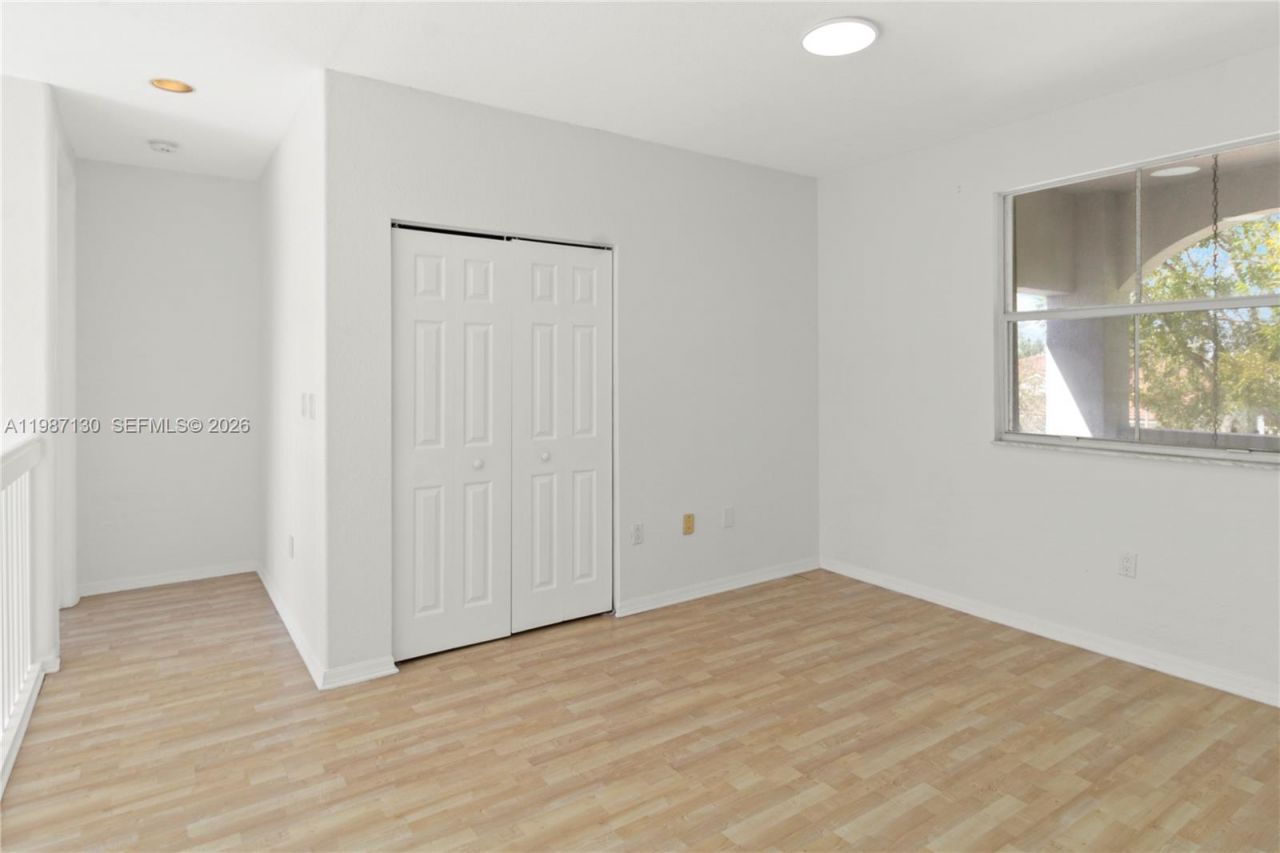 2327 NW 187th Ave , Pembroke Pines, FL 33029 Photo