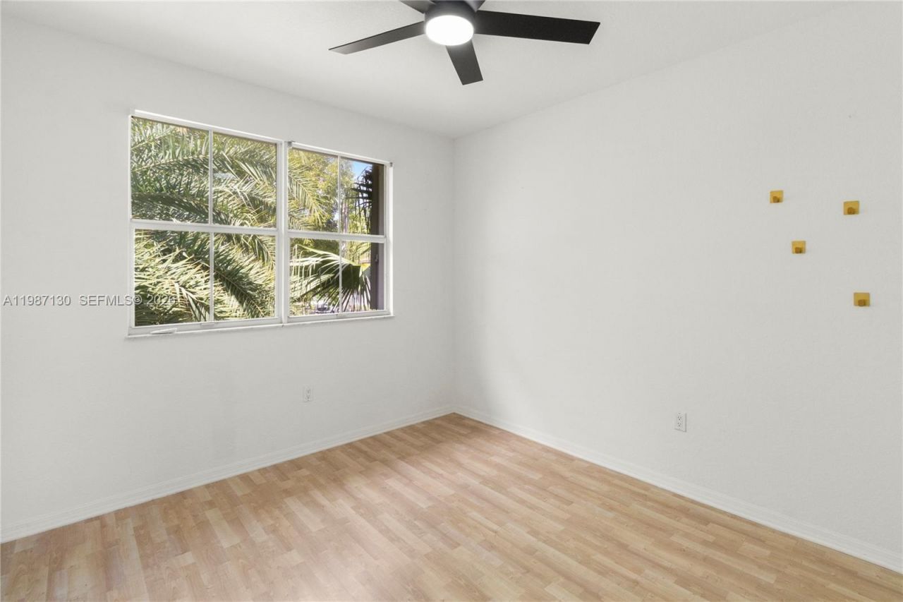 2327 NW 187th Ave , Pembroke Pines, FL 33029 Photo