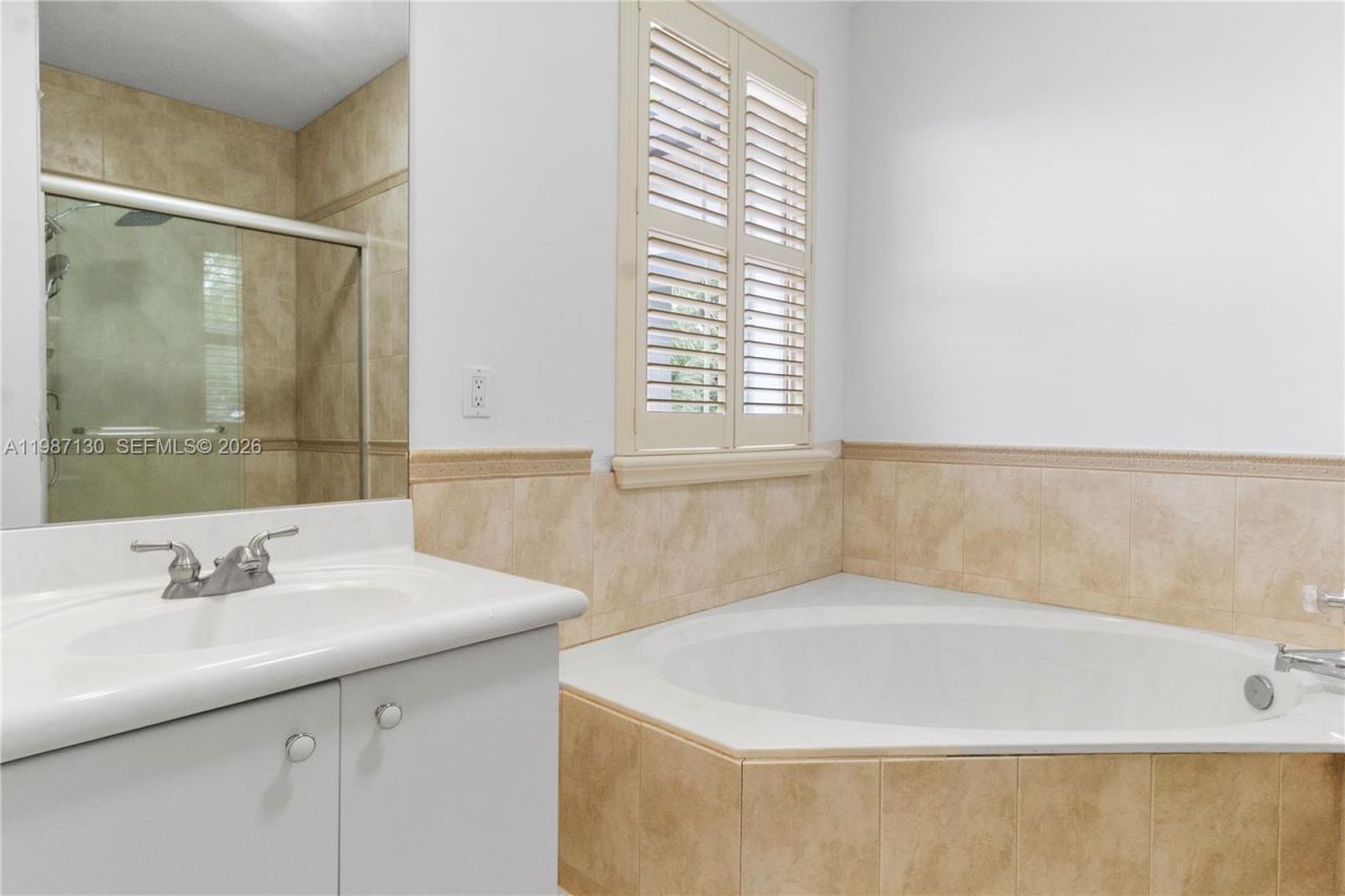 2327 NW 187th Ave , Pembroke Pines, FL 33029 Photo