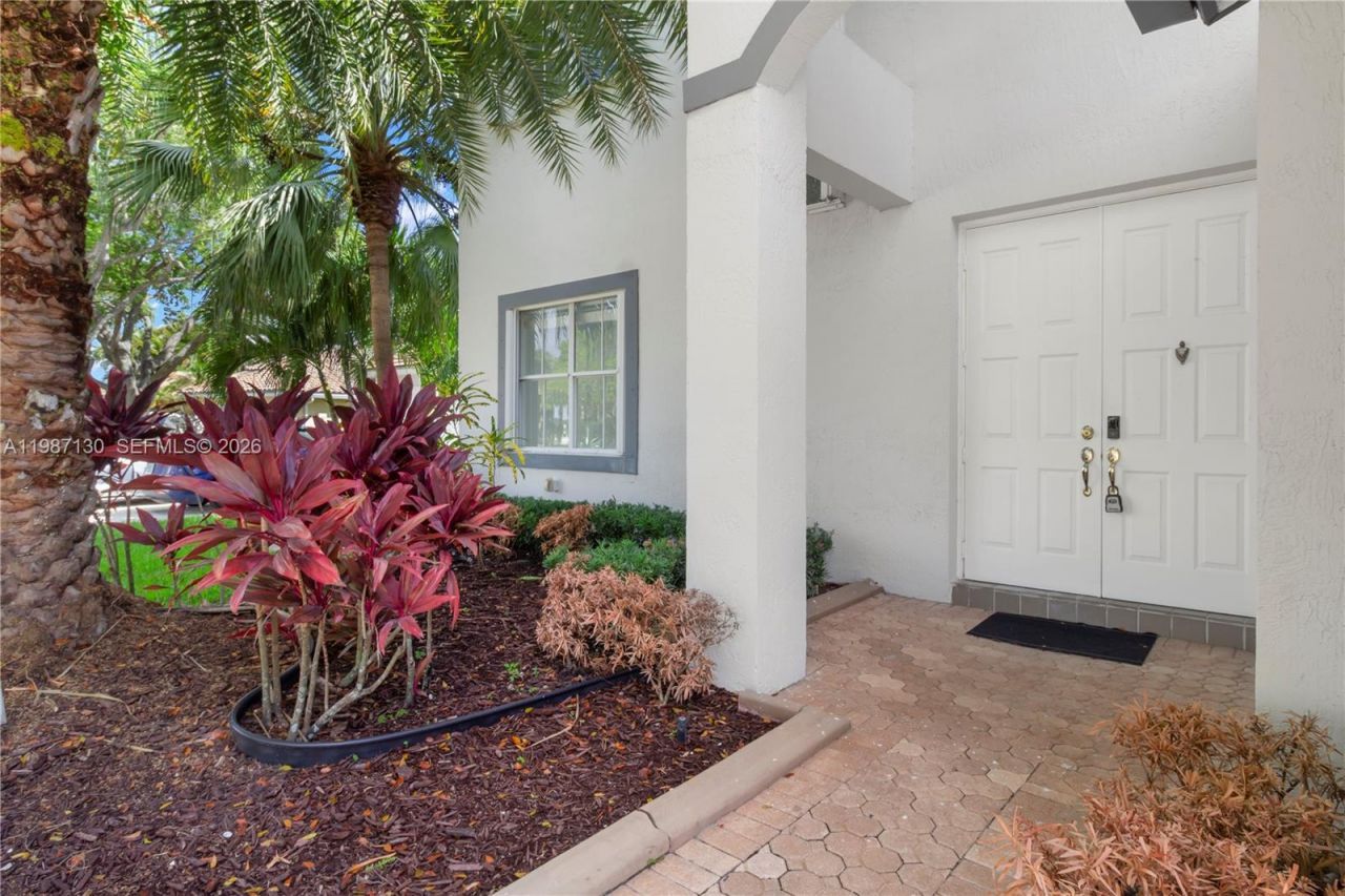 2327 NW 187th Ave , Pembroke Pines, FL 33029 Photo