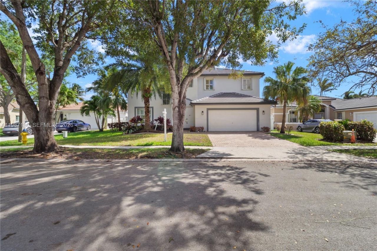 2327 NW 187th Ave , Pembroke Pines, FL 33029 Photo