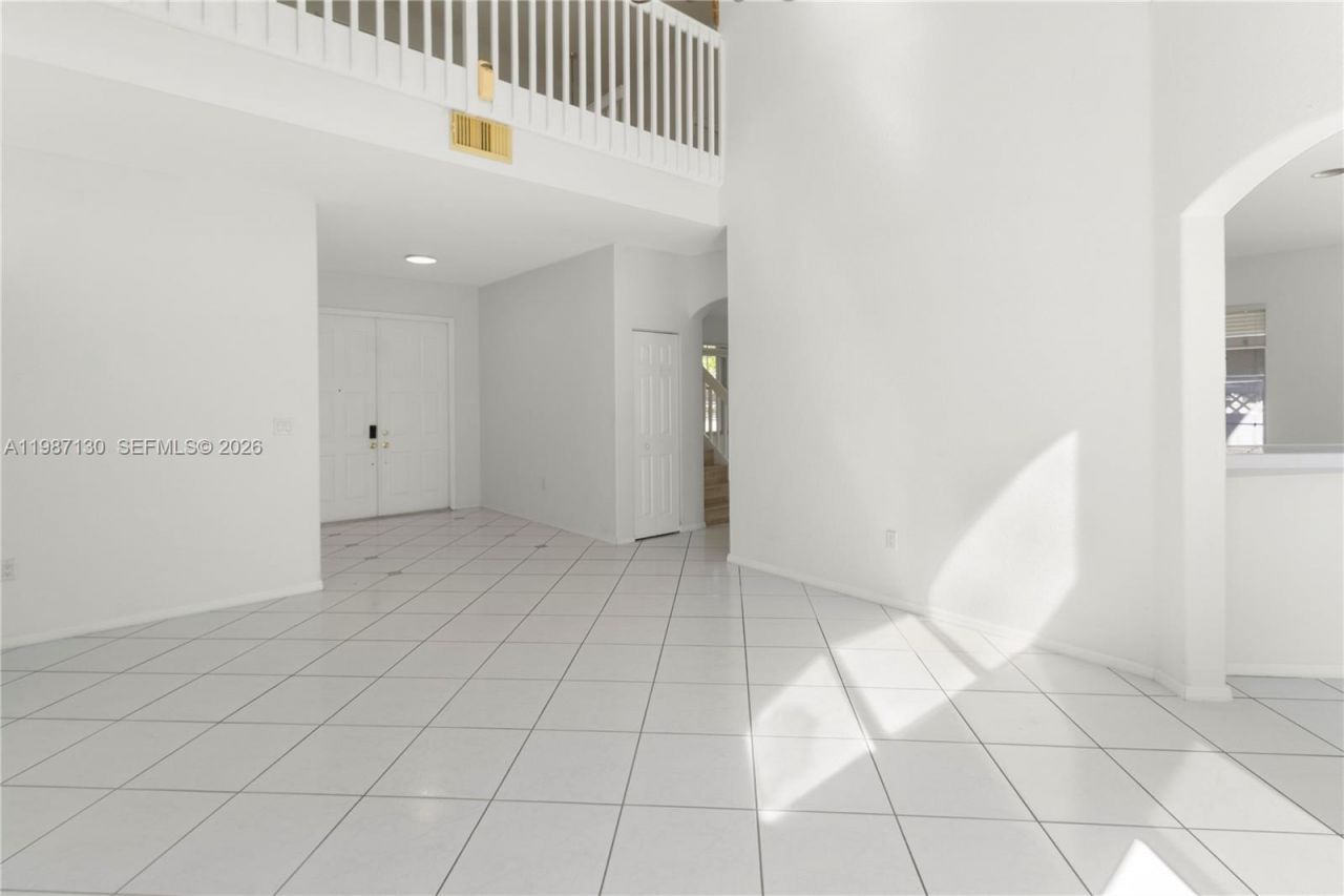 2327 NW 187th Ave , Pembroke Pines, FL 33029 Photo