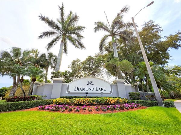 16404 Diamond Head Dr, Weston, FL 33331
