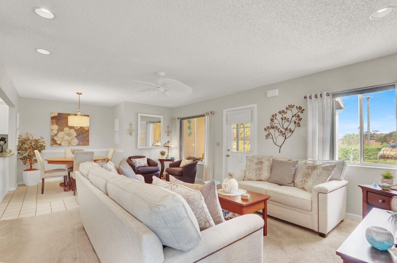 323 Knotty Pine Circle, Unit A2, Greenacres, FL 33463 Photo