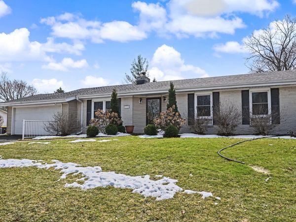 1993 Rambling Rose Rd, Waukesha, WI 53186