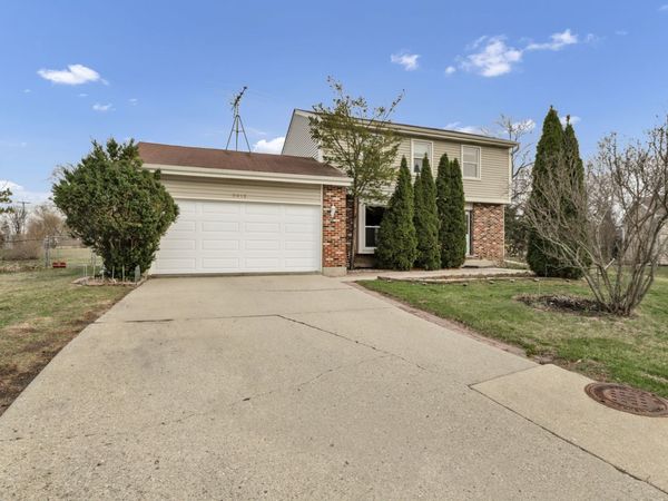 2013 Briar Hill Drive W, Schaumburg, IL 60194