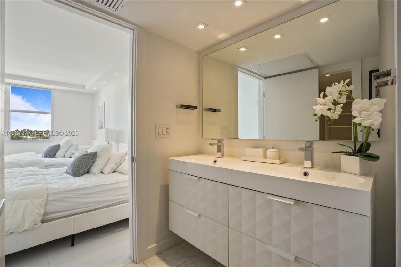 6770 Indian Creek Dr, Unit 5M, Miami Beach, FL 33141 Photo