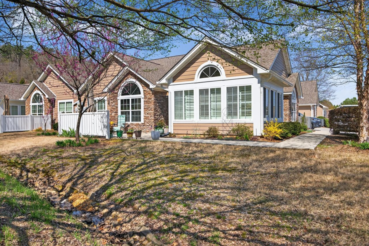 861 Carlisle Lane, Chattanooga, TN 37405 Main Photo