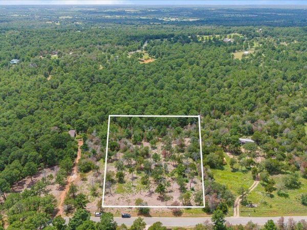 000 Pine Valley LOOP , Smithville, TX 78612