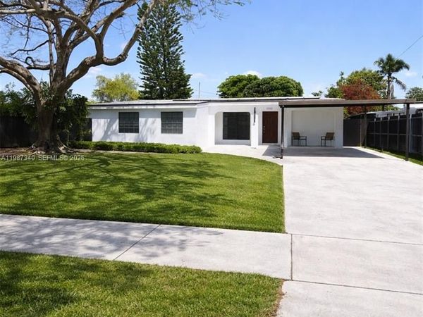 9341 Marine Dr , Cutler Bay, FL 33189