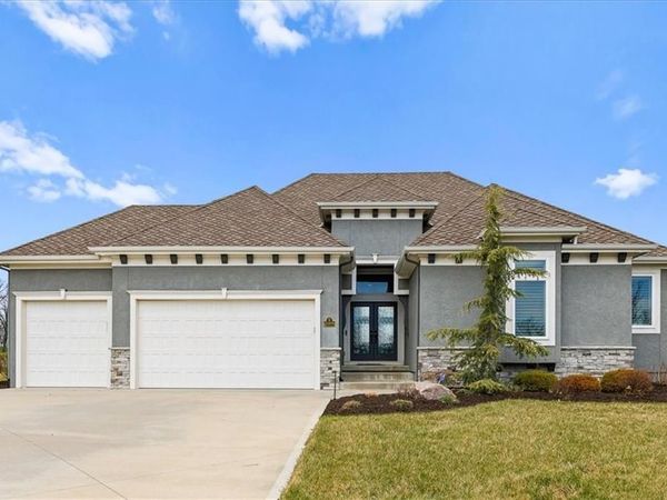 10008 N Revere Court, Kansas City, MO 64154