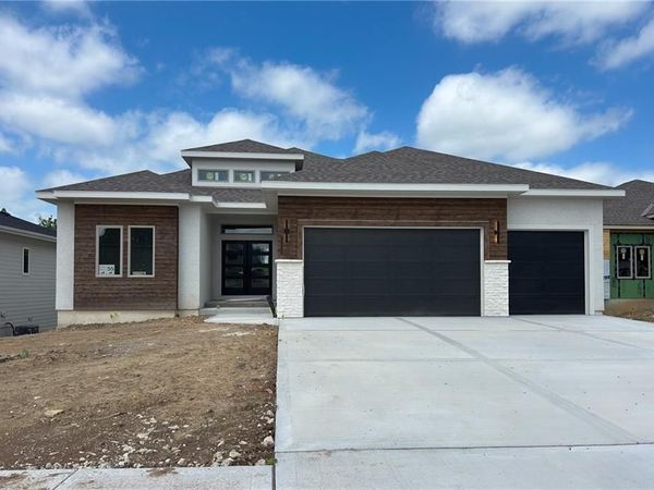9938 Brockway Street, Lenexa, KS 66220