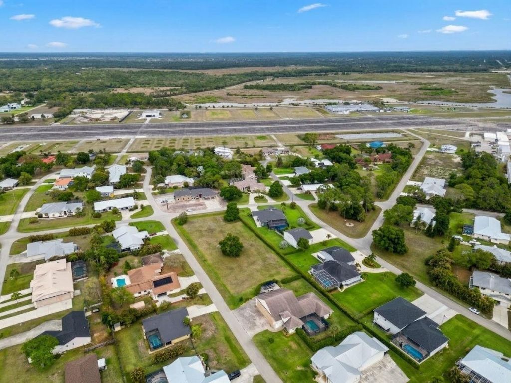 6871 Cherokee Avenue, Fort Myers, FL 33905 Photo