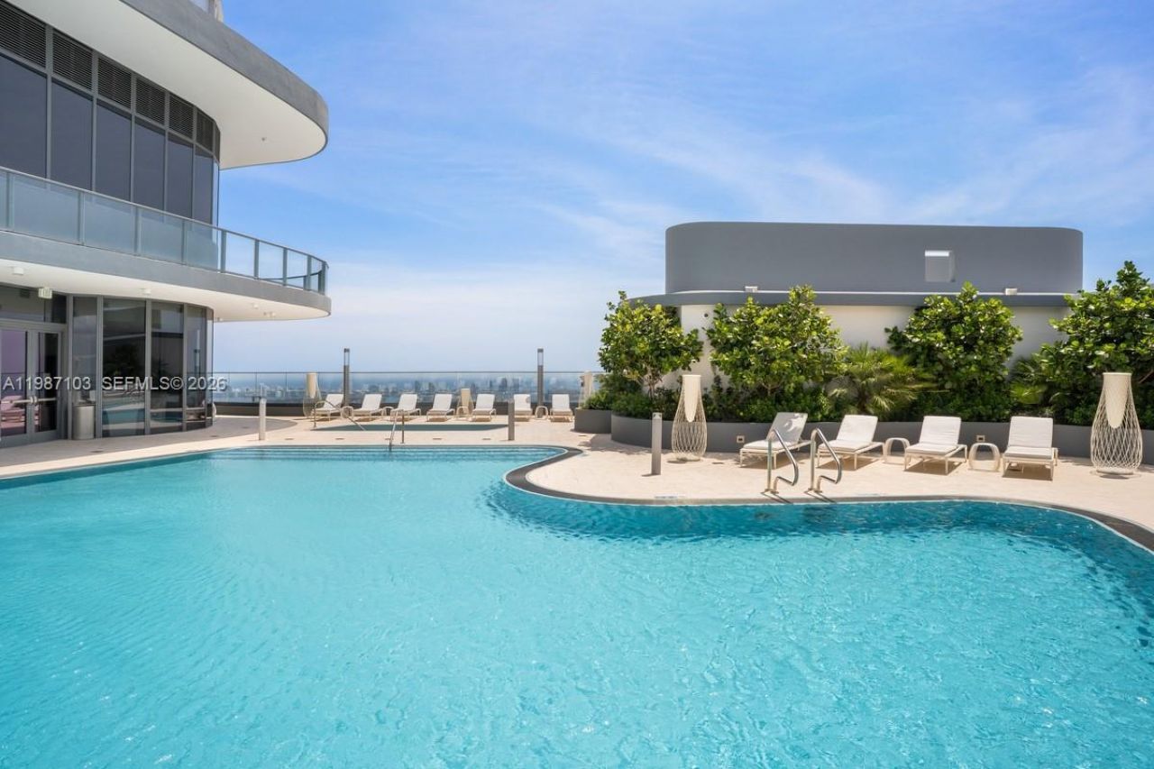 1000 Brickell Plz , Unit 2214, Miami, FL 33131 Photo