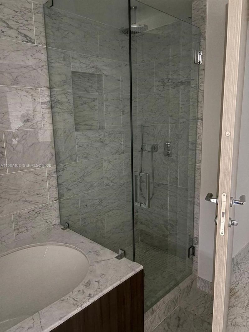 1000 Brickell Plz , Unit 2214, Miami, FL 33131 Photo