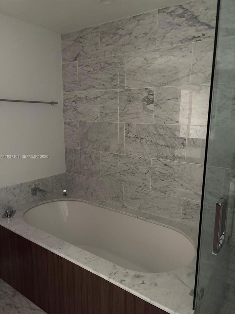 1000 Brickell Plz , Unit 2214, Miami, FL 33131 Photo