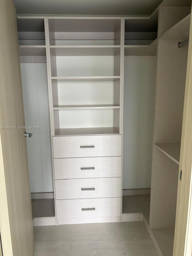 1000 Brickell Plz , Unit 2214, Miami, FL 33131 Photo