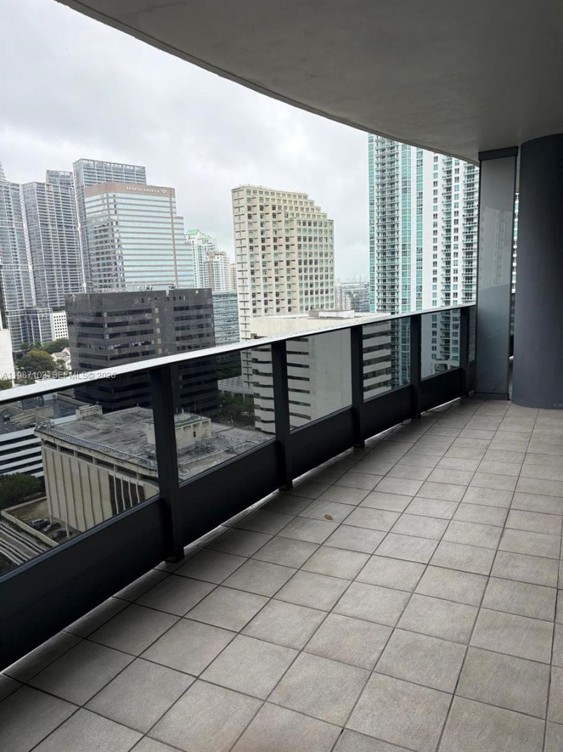 1000 Brickell Plz , Unit 2214, Miami, FL 33131 Photo