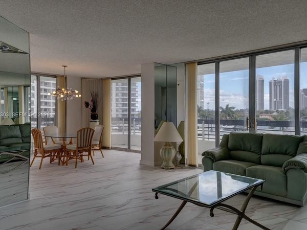 3600 Mystic Pointe Dr , Unit 613, Aventura, FL 33180