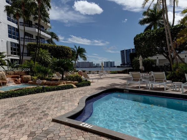 3600 Mystic Pointe Dr , Unit 613, Aventura, FL 33180