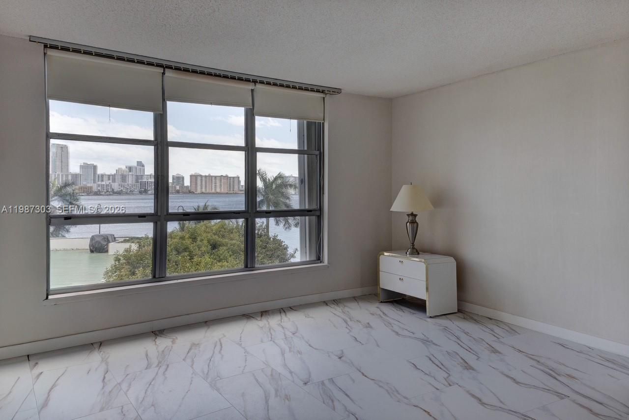 3600 Mystic Pointe Dr , Unit 613, Aventura, FL 33180 Photo