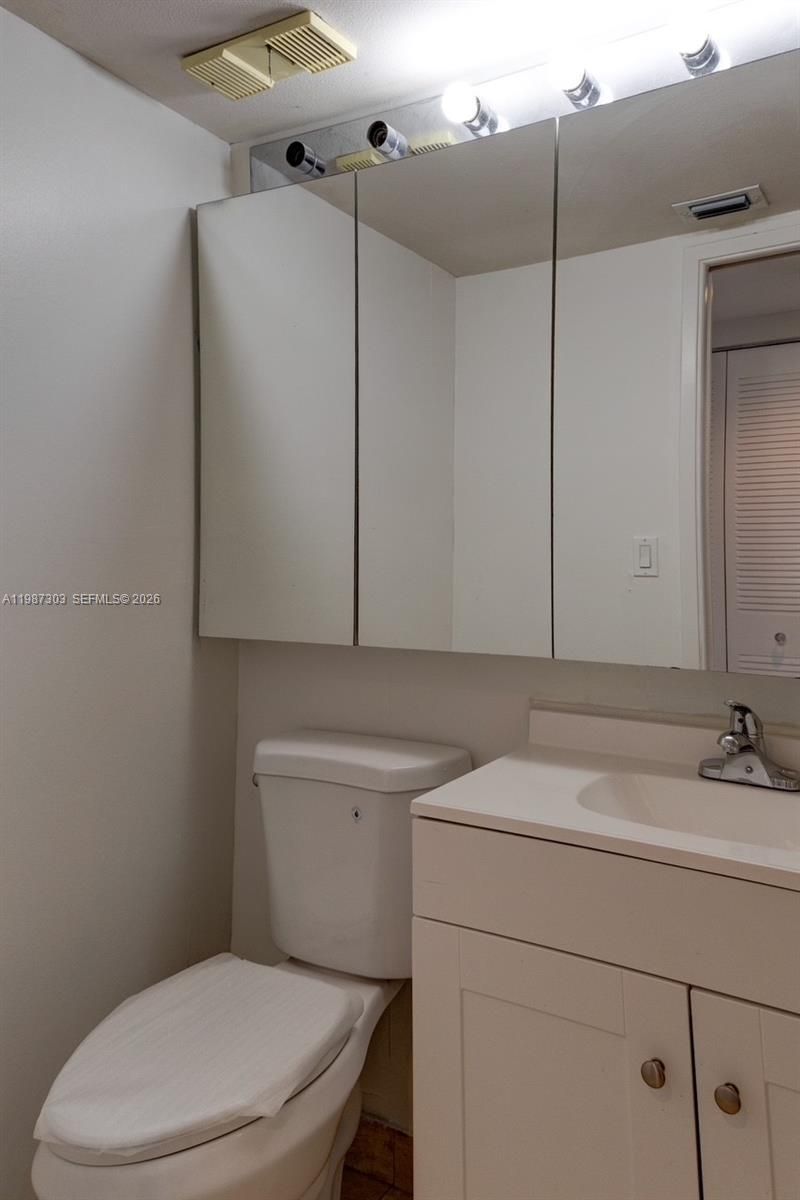 3600 Mystic Pointe Dr , Unit 613, Aventura, FL 33180 Photo