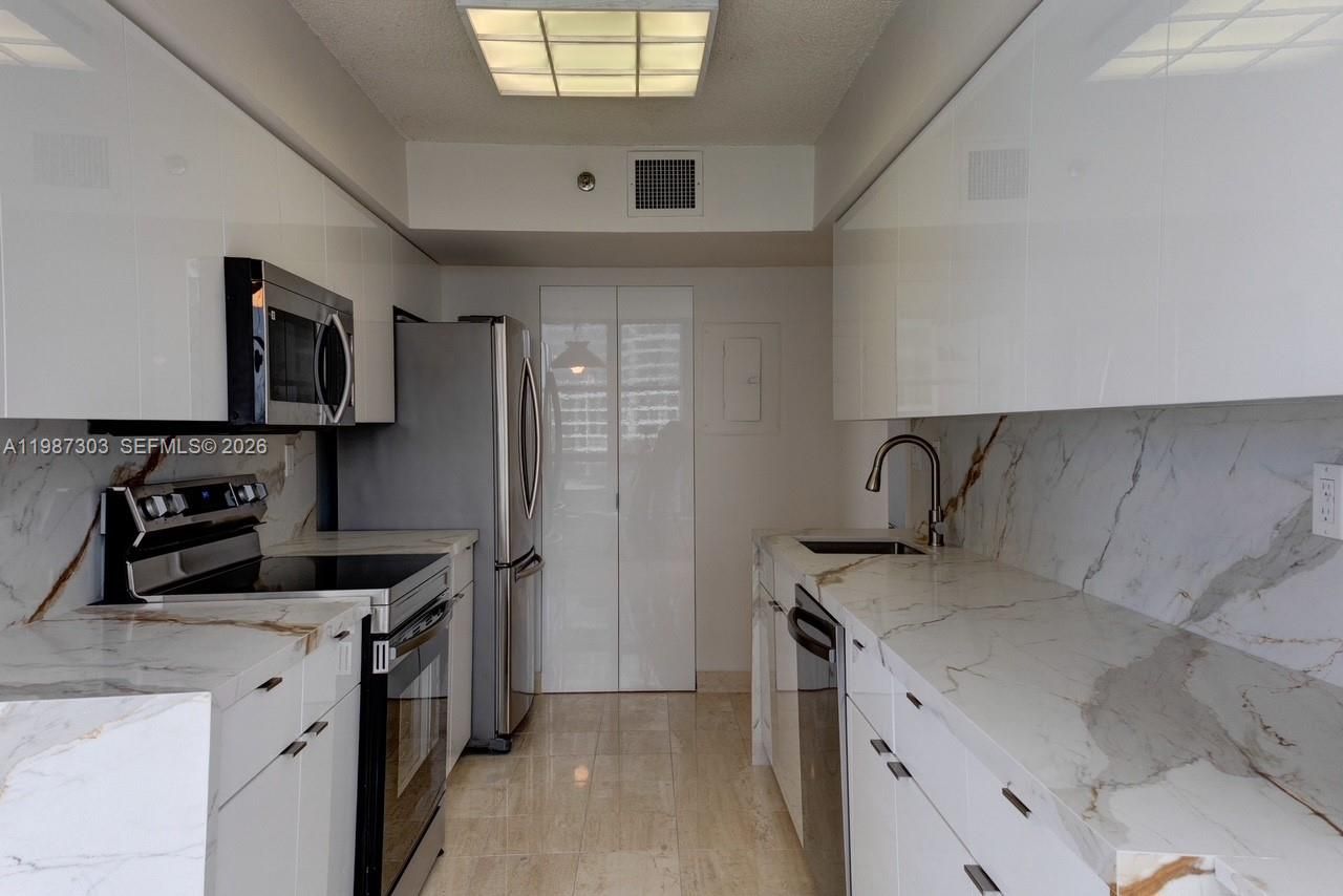 3600 Mystic Pointe Dr , Unit 613, Aventura, FL 33180 Photo