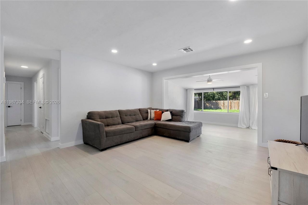 885 Camellia Ct, Plantation, FL 33317 Photo