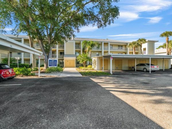433 CERROMAR LANE , Unit 441, VENICE, FL 34293