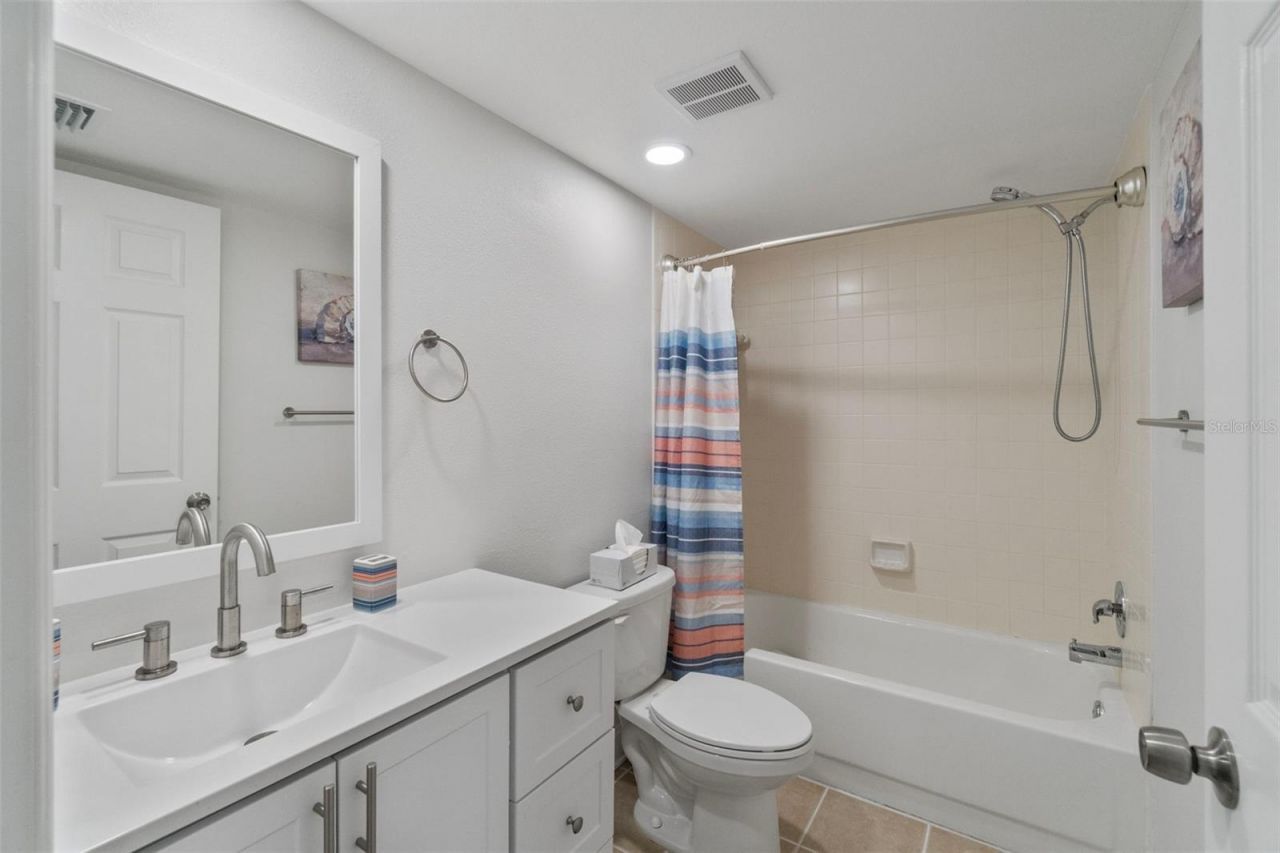 433 Cerromar Lane, Unit 441, Venice, FL 34293 Photo