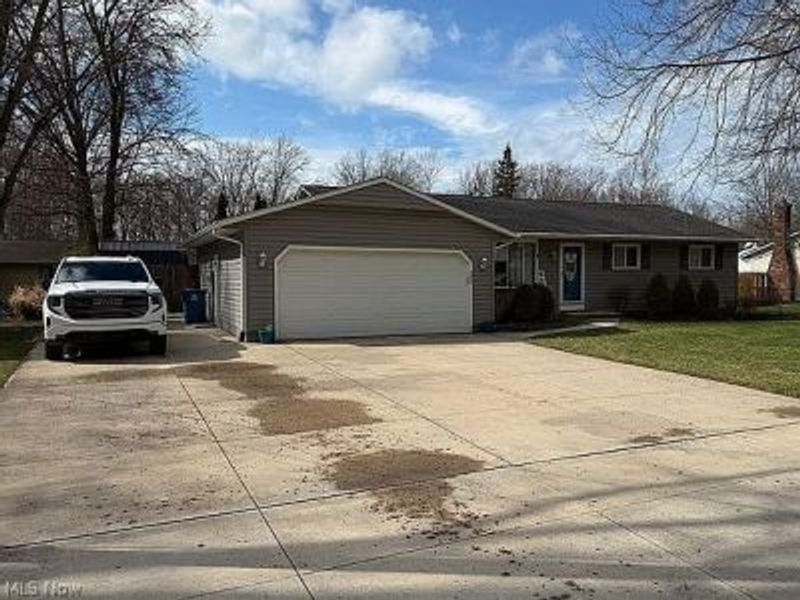 530 Maple Avenue, Sheffield Lake, OH 44054 Photo 2