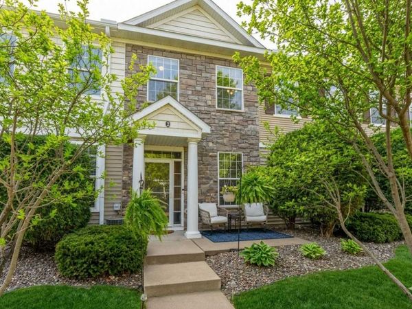 1586 Woodlynn Avenue, Unit 2, Maplewood, MN 55109