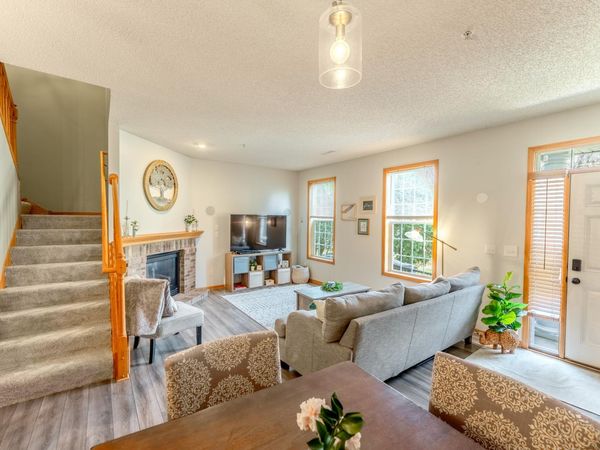 1586 Woodlynn Avenue, Unit 2, Maplewood, MN 55109