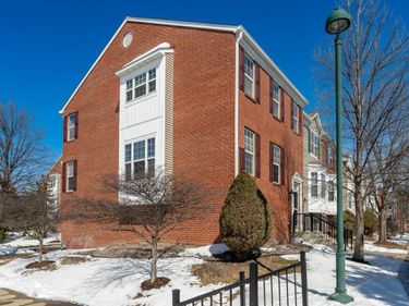 714 Village Parkway , Circle Pines, MN 55014